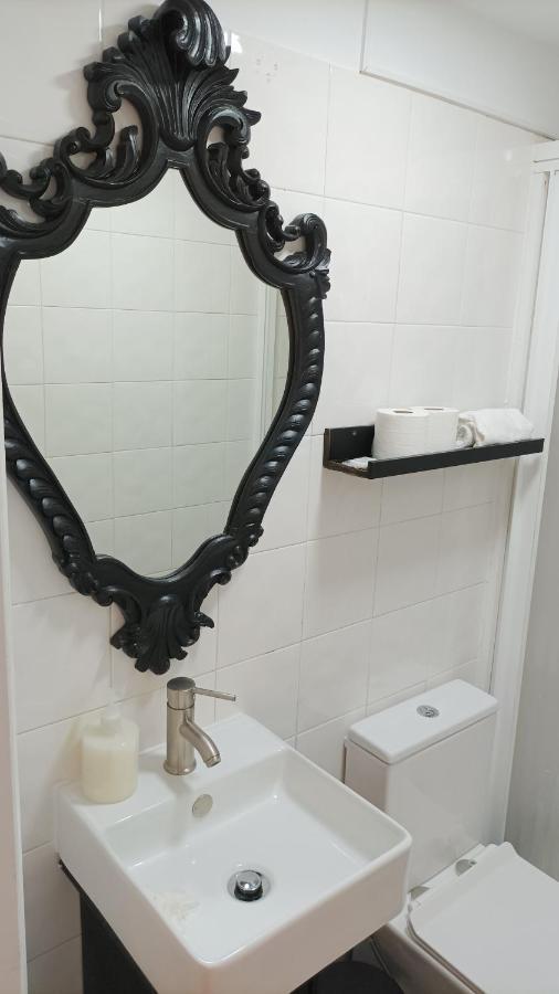 1 Bedroom Apartment - Tv Da Madalena 01 Lisbon Luaran gambar