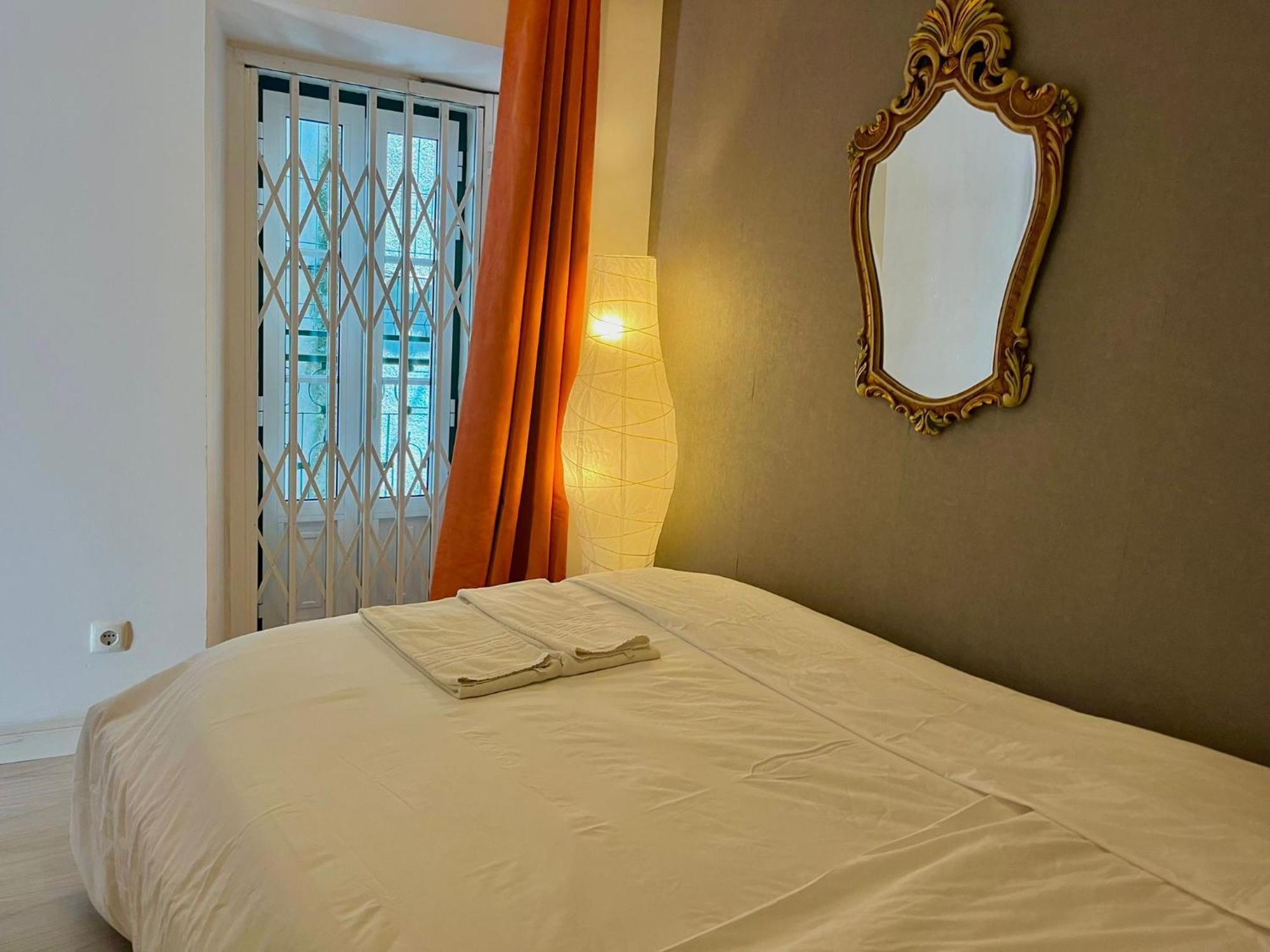 1 Bedroom Apartment - Tv Da Madalena 01 Lisbon Luaran gambar