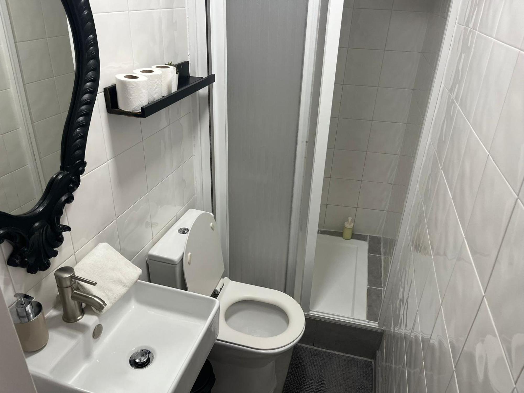 1 Bedroom Apartment - Tv Da Madalena 01 Lisbon Luaran gambar